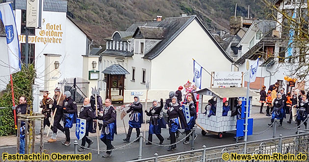 Straenkarneval am Rosenmontag in Oberwesel am Rhein.